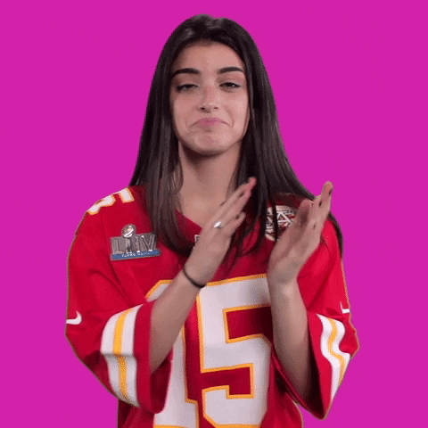 Чарли Д'Амелио - известный Телец - стала первым блогером в ТикТоке с 100 миллионами подписчиками! А она просто танцует. Браво!