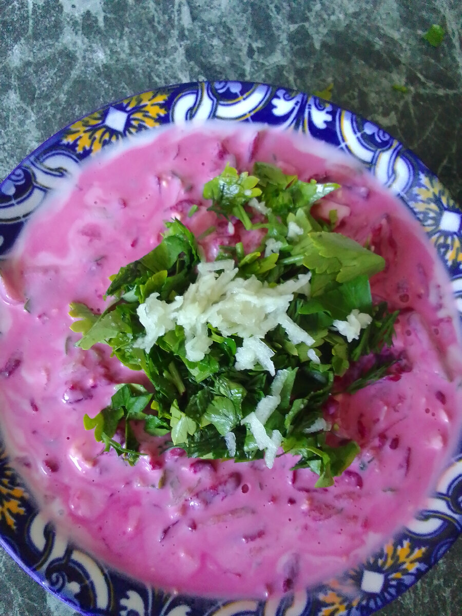 Холодный  свекольник или холодник.