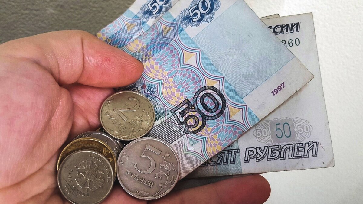     «Проспект Мира» провел опрос на нескольких своих площадках в соцсетях и спросил подписчиков, сколько, по их мнению, должен зарабатывать мужчина, если он хочет завести семью.