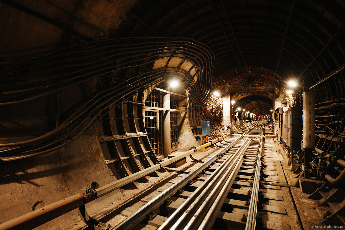 Туннель ссв московского метрополитена. Как выглядит метрополитен. Станция маяковская. Подземное депо метрополитена. Как выглядит метрополитен.