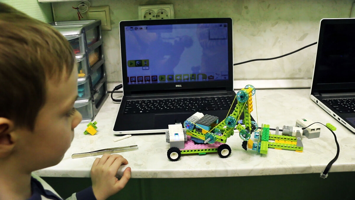 Ученики «Электроника».