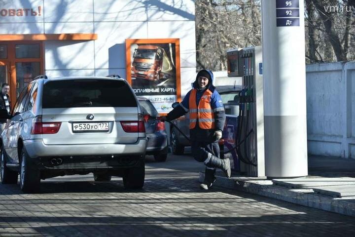 Владимир Новиков, "Вечерняя Москва"