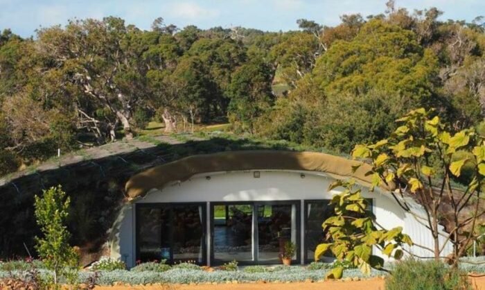 Подземный дом в Австралии.