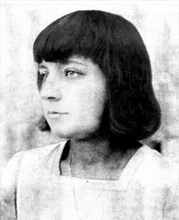 Источник фото: http://www.spletnik.ru/blogs/chto_chitaem/101575_neizvestnye-fakty-ob-izvestnykh-pisatelyakh-marina-tcvetaeva