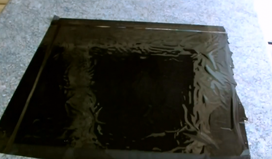 Внимание! На тонировку лучше не скупиться и взять потемнее, чем темнее тонировка тем круче эффект "Черной дыры". 