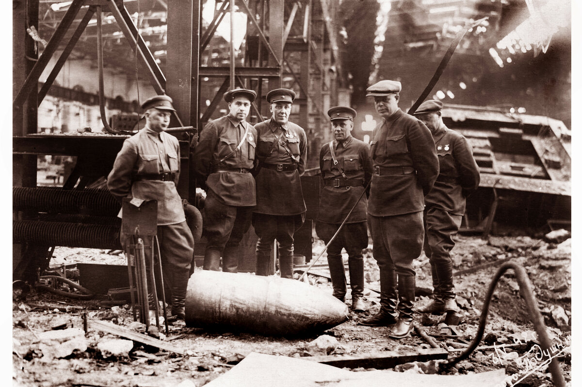       Неразорвавшийся снаряд. Фото Музея истории Ижорских заводов