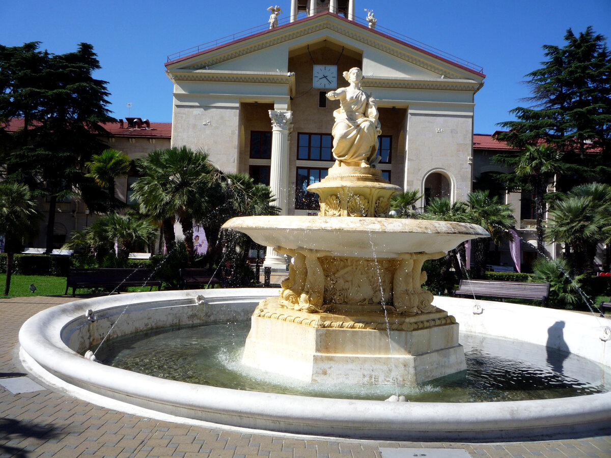 Фонтан «Богиня Навигации» в Сочи