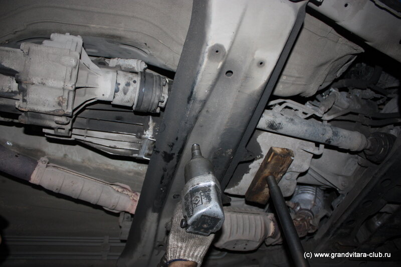 Замена сальников раздаточной коробки и АКПП на Сузуки Гранд Витара Нью ...