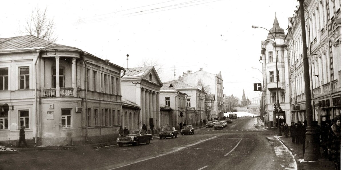 Вид на Волхонку середина 70-ых годов 