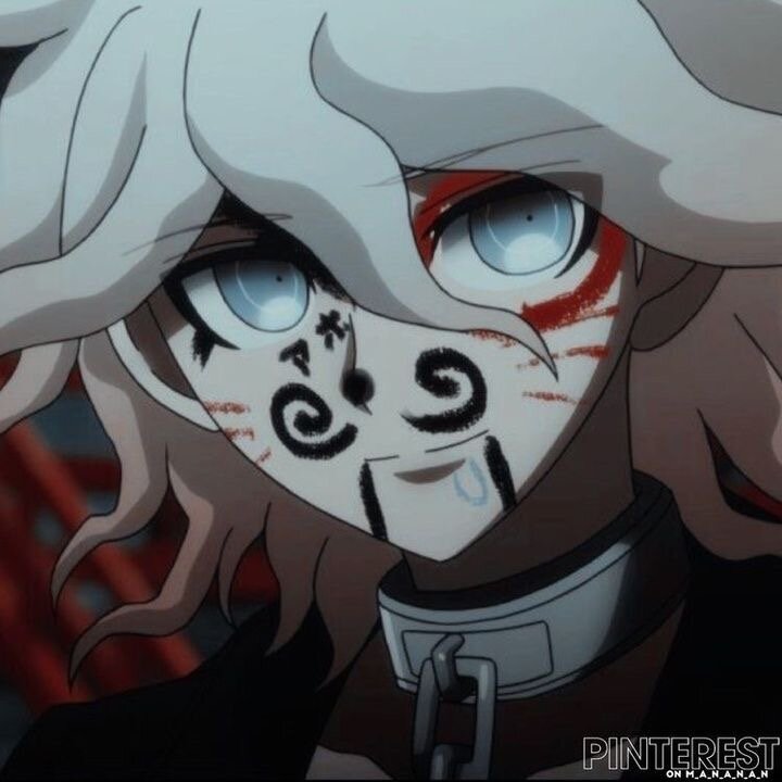 Нагито Комаэда из аниме «Данганронпа» автор пира указан снизу.