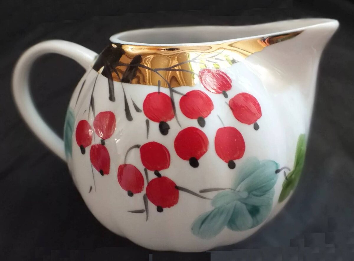 Молочник из сервиза "Калинка" (Дулевский фарфоровый завод)