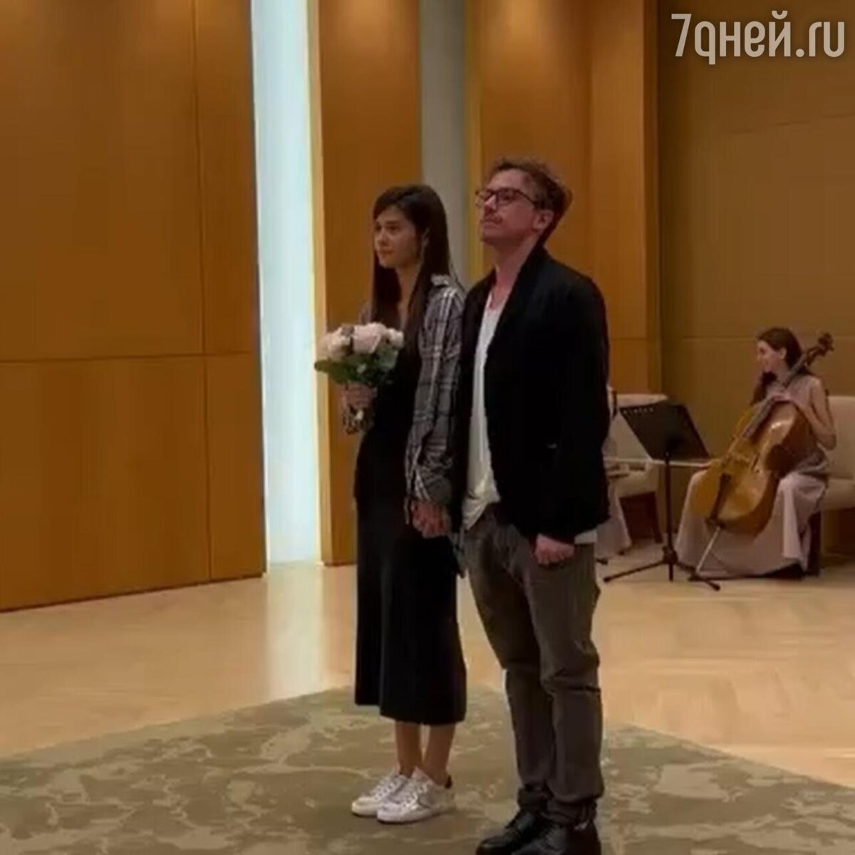    Александр Петров с женой Викторией Социальные сети