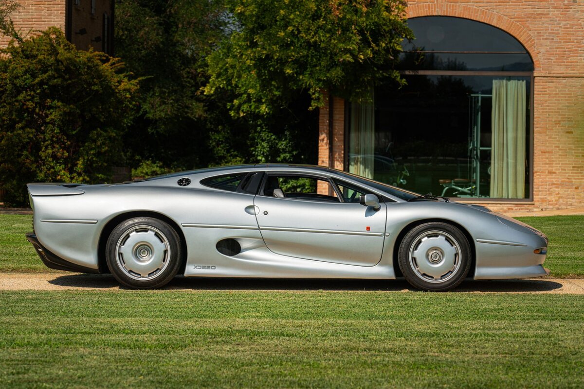 Jaguar XJ 220, 1991-1994. | Папа купил автомобиль | Дзен