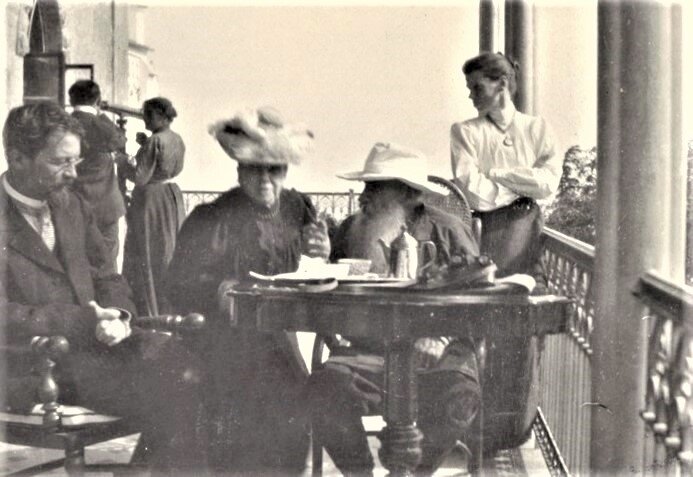 Чехов в Гаспре у Толстого. Фото из интернета