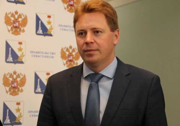 
Губернатор СевастополяДмитрий Овсянников  