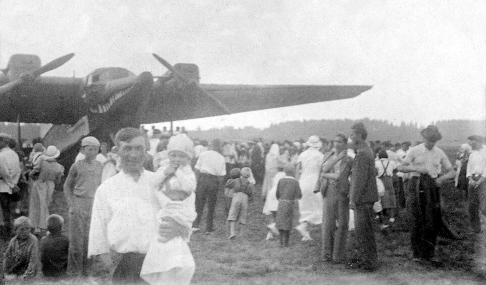 Самолет в Красновидово. Лето 1937 года.  Архив С.И. Грибова