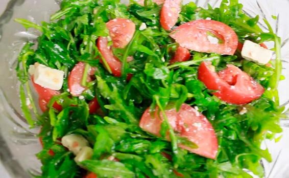 Салат из рукколы