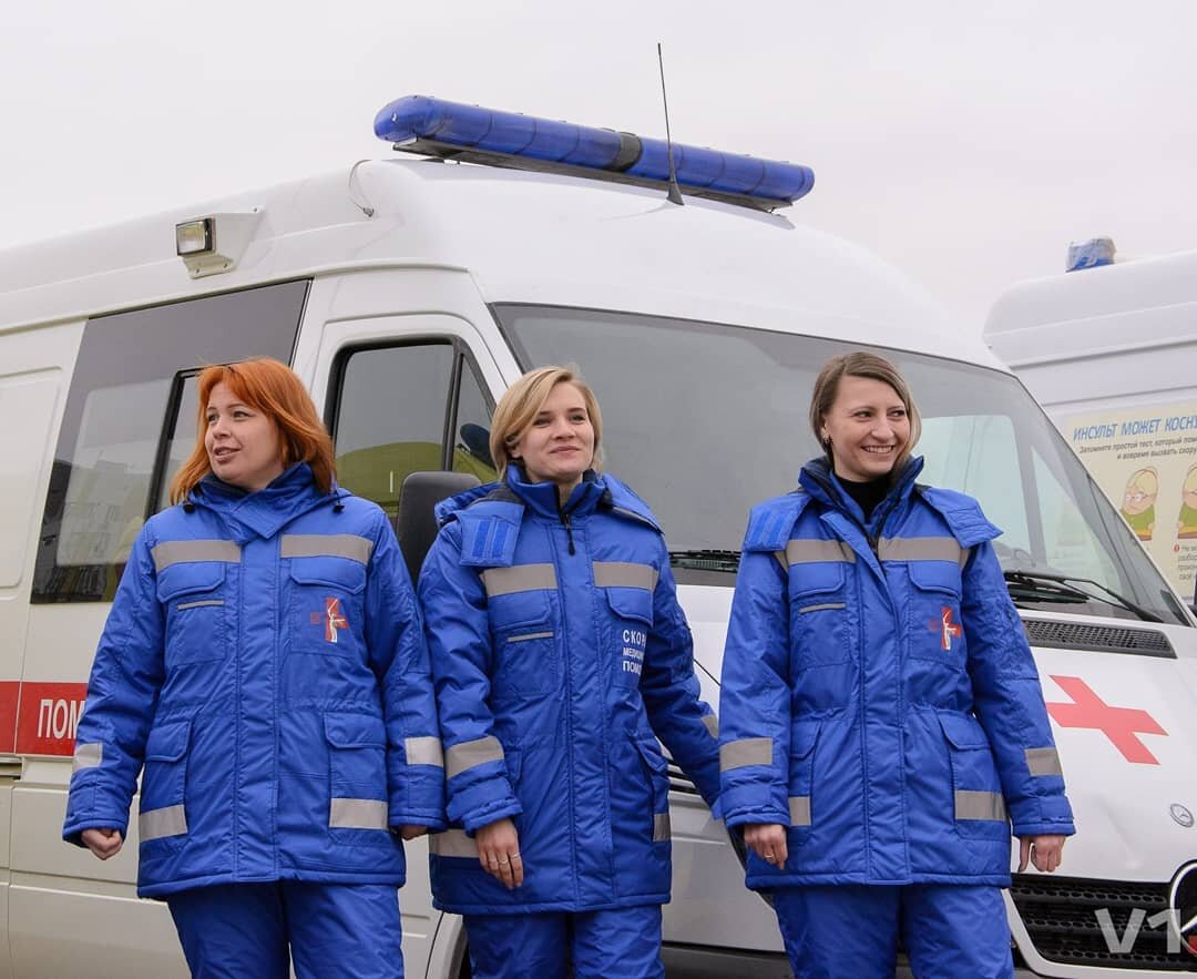 Новые фельдшера. Новые фельдшера. Форма фельдшера. Бригада скорой помощи. Фельдшер скорой помощи.