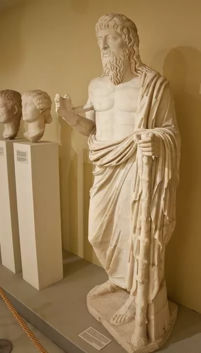 Статуя Аполлония Тианского