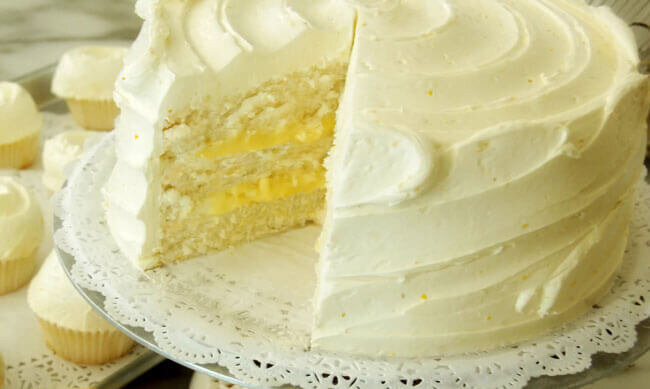 Лимонный бисквитный торт с лимонным курдом