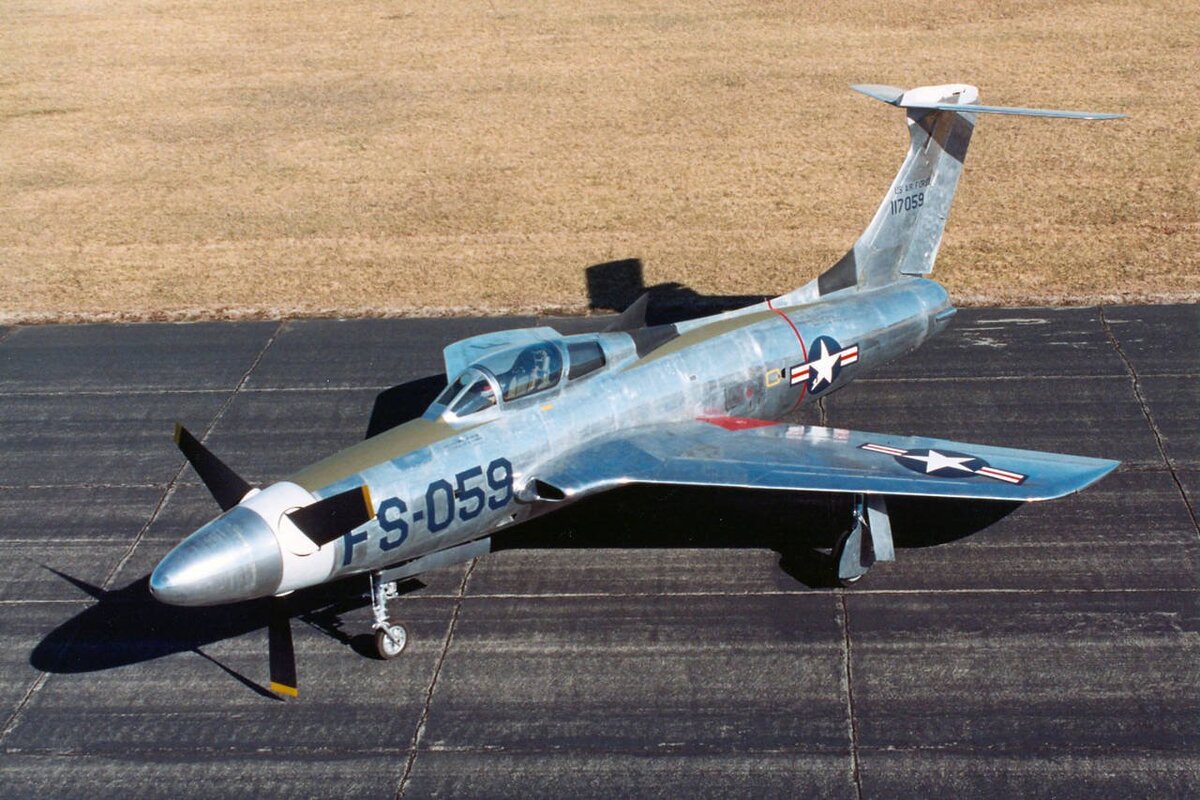 XF-84H у него и винт есть и воздухозаборник реактивное сопло, да вообще все!