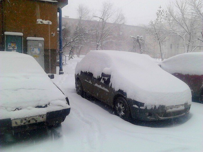 Растопить снег горячей водой