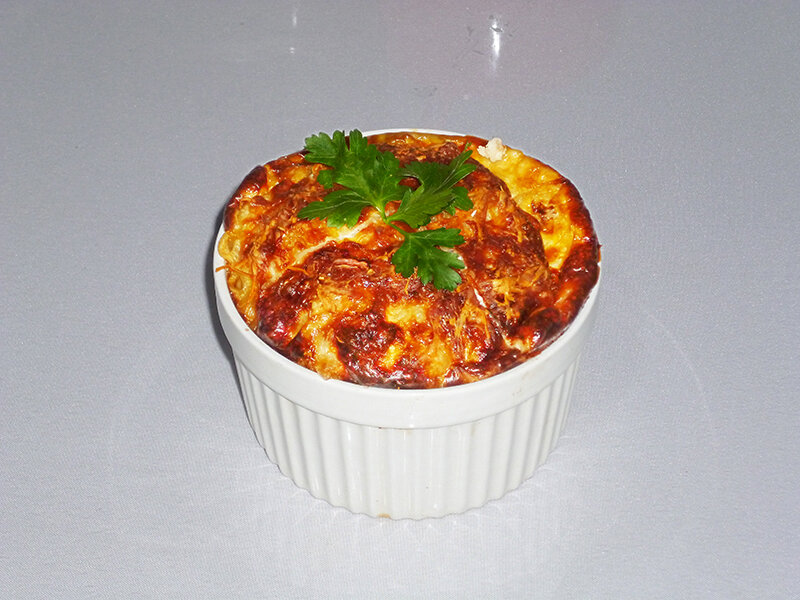 Румяная запеканка из макарон и фарша