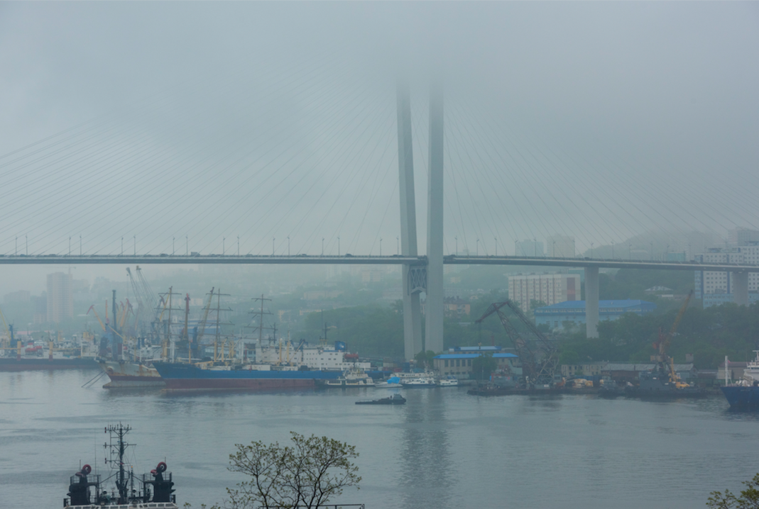 Житель столицы считает, что Москва – центр мира, а остальное – какие-то экзотические территории. 