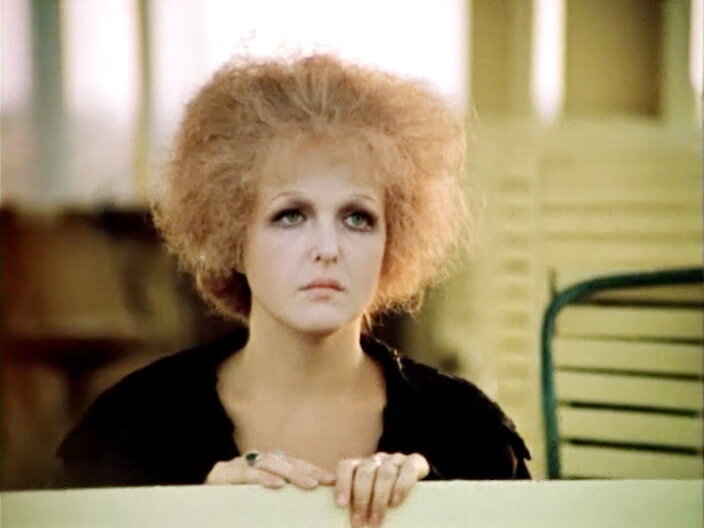 "Раба любви" (1975). Героиня Елены Соловей произносит одну из самых известных фраз их фильмов Михалкова: "Господа, вы звери".