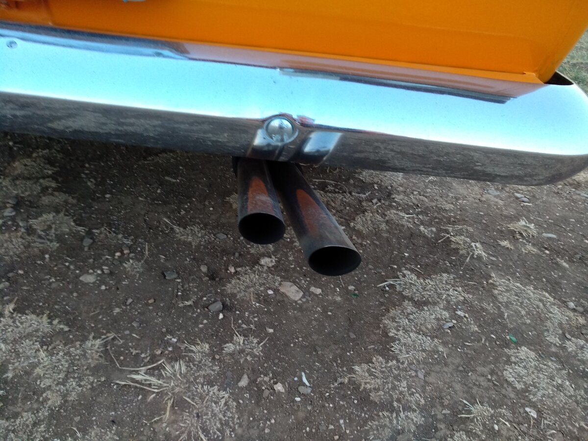 Выхлоп как на БМВ . 