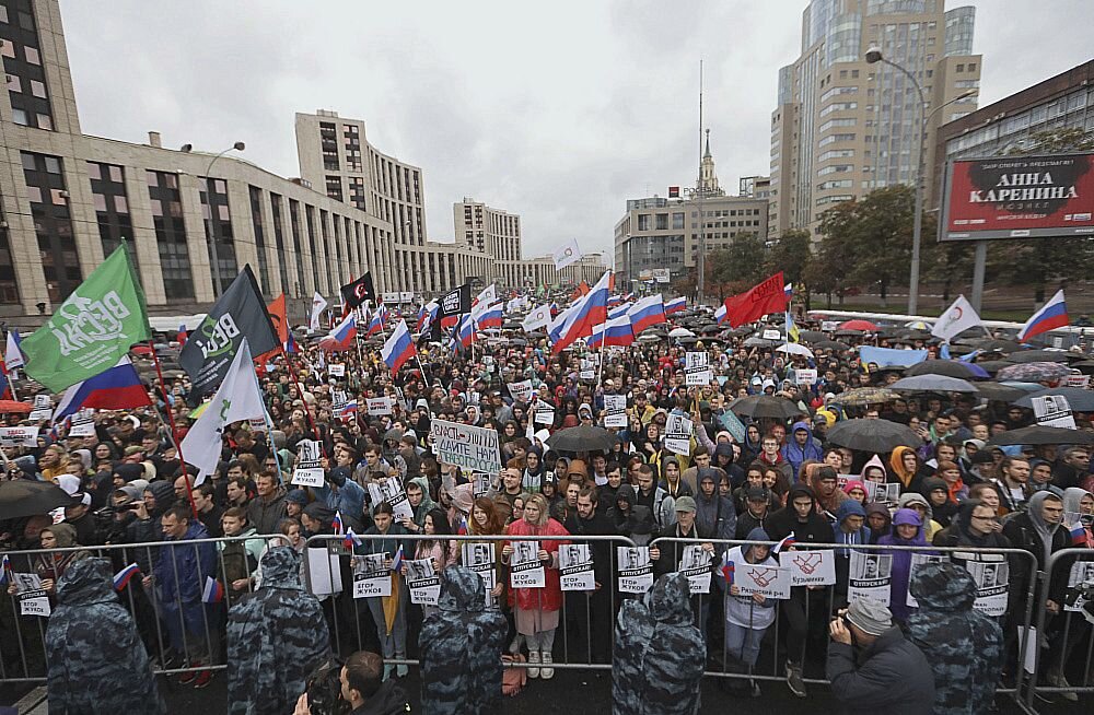 Митинг против сегодня. Митинг на проспекте Сахарова 2019. Митинг на проспекте Академика Сахарова. Митинг на Сахарова 2019 август. Митинг 10 августа 2019 в Москве