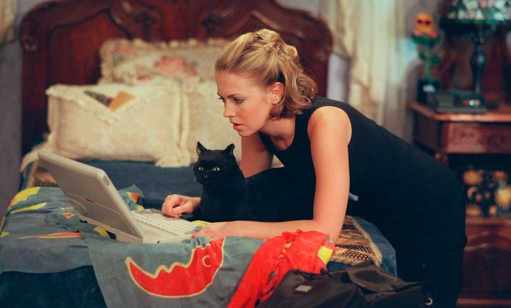 Кадр из сериала  "Сабрина маленькая ведьма"