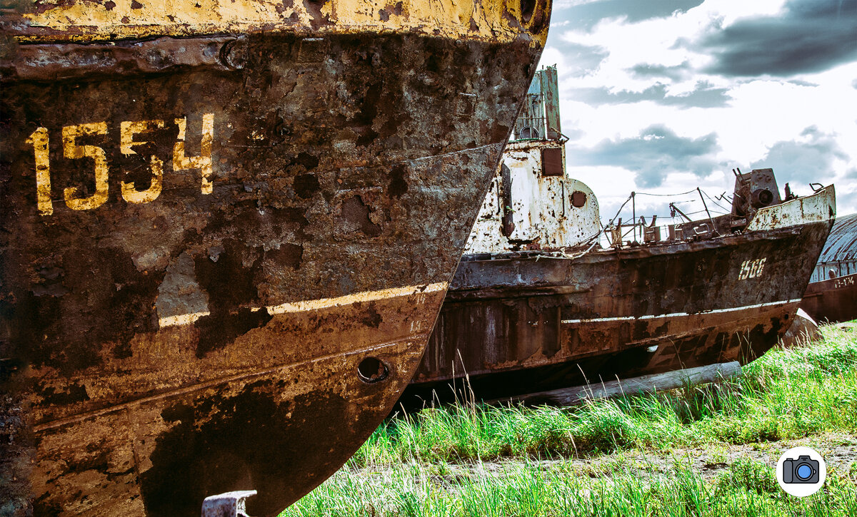 Так и стоят в рядочек