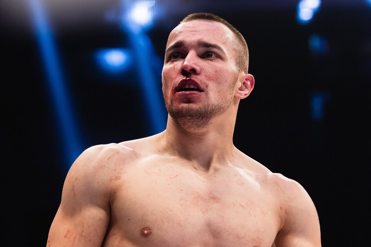 правильный джеб. мерцающий джеб в боксе. лоу кик удар ногой. начинающий боец. тату конора макгрегора значение.