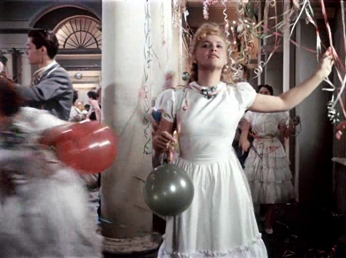 Барышня, скажу я Вам, просто пончик
