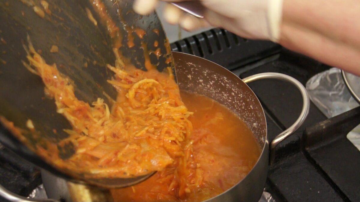 Наваристые щи с кислой капустой и клёцками. Не отказывать себе в удовольствии.