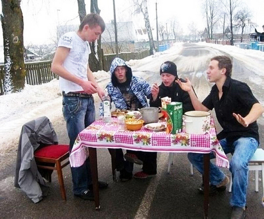 Топ-5 самых популярных тостов в России: русские никогда не пьют без причины..