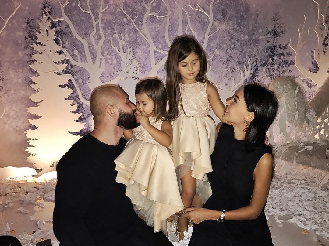 Джиган и Оксана Самойлова с дочерьми