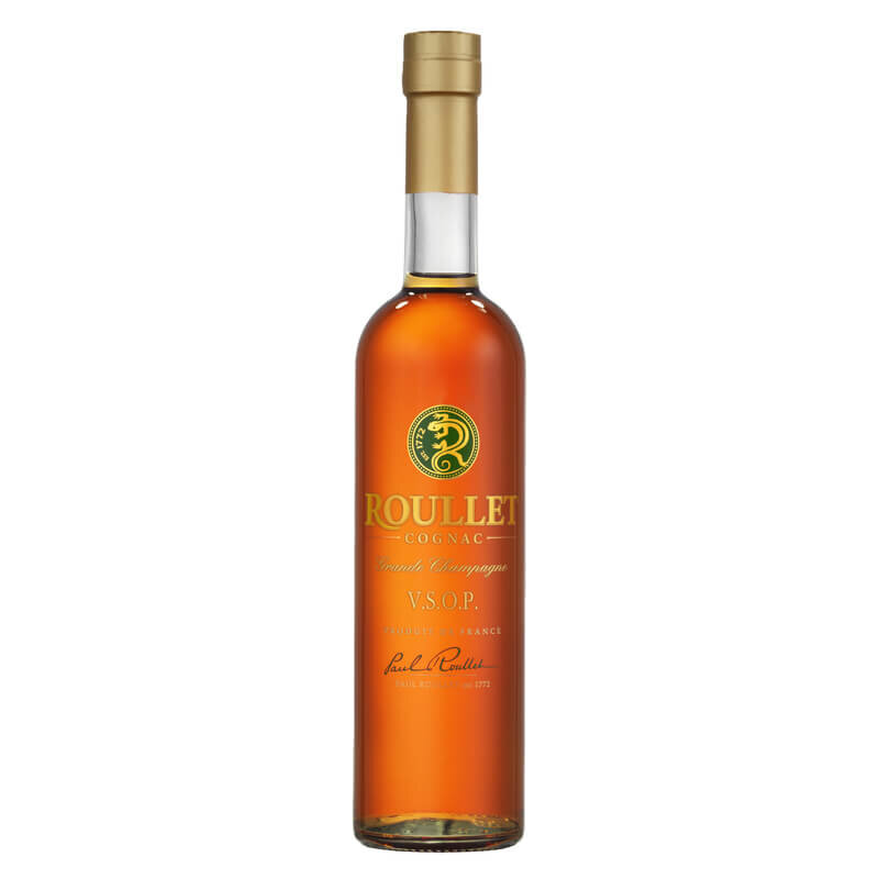 Коньяк Roulette VSOP Grande Champagne - это превосходный качественный купаж из лучшего терруара региона выращивания коньяка. Он предлагает исключительный баланс, округлость и сложность, принимая дегустатора в путешествие чувств от начала до конца. Для коньяка качества VSOP, он действительно упаковывает много взрыва для вашего доллара. Представленный в изысканной бутылке и презентационном рукаве, он опровергает свой низкий ценник - это коньяк, которым вы будете рады поделиться в самой грандиозной компании. Отлично подходит в качестве дижестива или для смелого изменения, бросьте в бокал льда, чтобы тонко изменить вкусовые ощущения. Этот коньяк действительно универсален и отлично подходит для любого шкафа напитков.