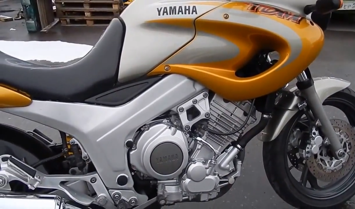 Двухцилиндровый рядный мотор