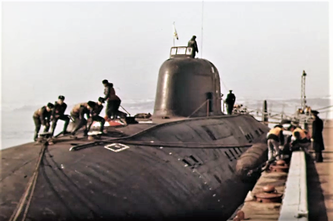 Кадр из фильма "Третье измерение" (1981)