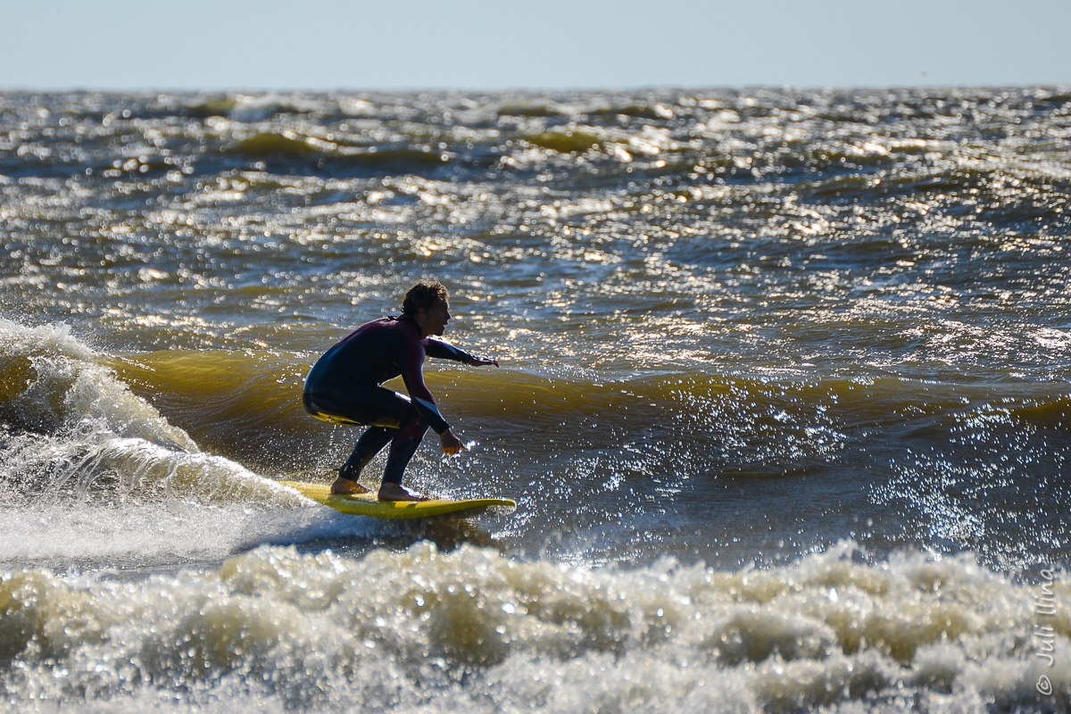 Залив спортом. Бухта Батарейная финский залив серфинг. Серфинг на финском заливе. Мыс Флотский серфинг. Бухта Батарейная СПБ серфинг.