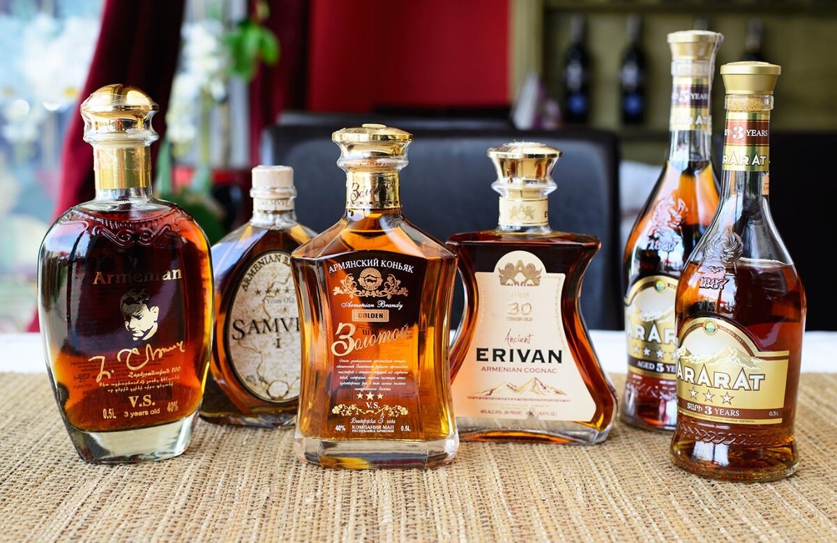 Фото коньяка. Армянский марочный коньяк. Армянский коньяк и бренди. Armenium коньяк армянский. Армянский коньяк Agassi