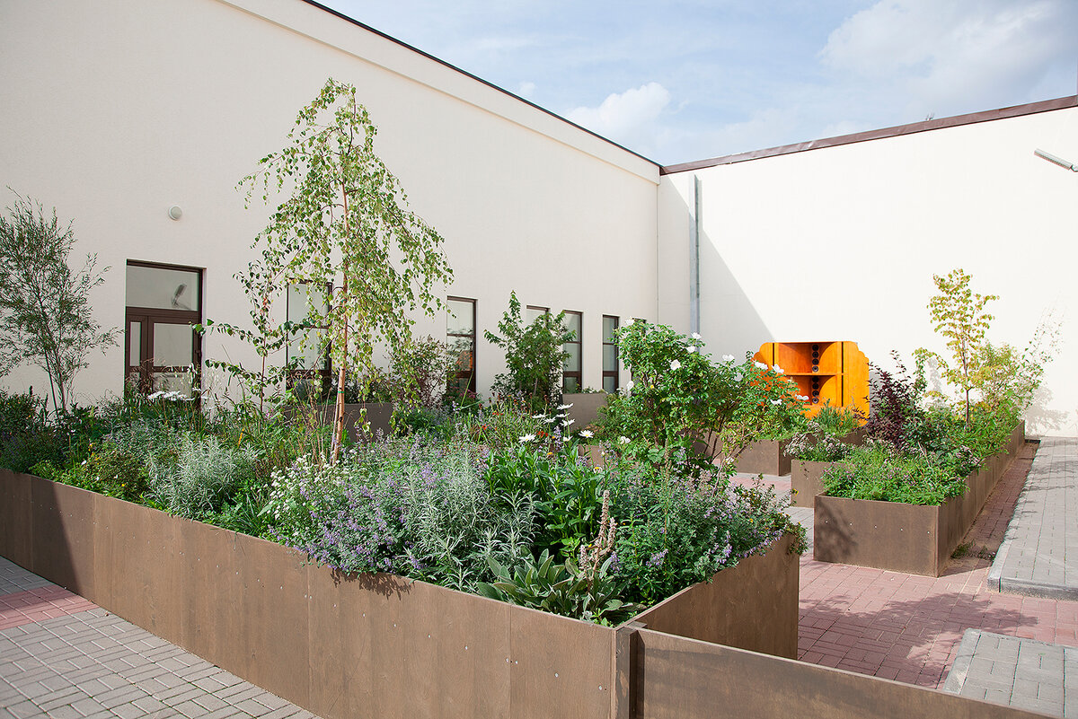 Артём Филатов, Алексей Корси. Сад им., 2019 Инсталляция в нижегородском крематории
Фотография предоставлены художниками