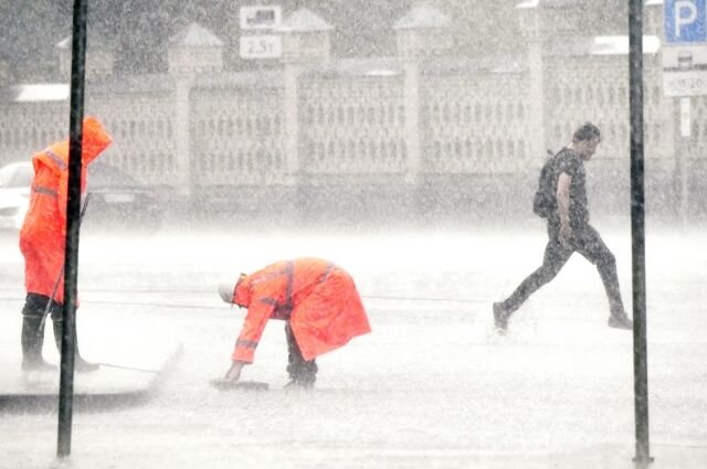    Операция по поиску провалившихся в коллектор рабочих в Москве. Главное