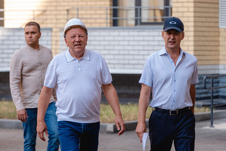 Ахметов газинур абдулович акташ. Газинур абдулович акташ. Ак таш директор газинур. Газинур ахметов акташ. Ак таш вакансии.