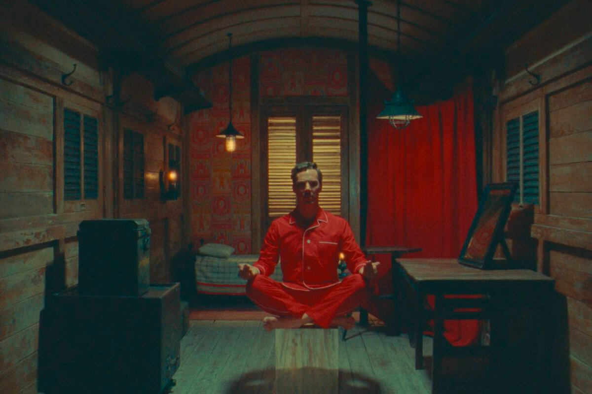    Фото: кадр из фильма "Чудесная история Генри Шугара" / Netflix