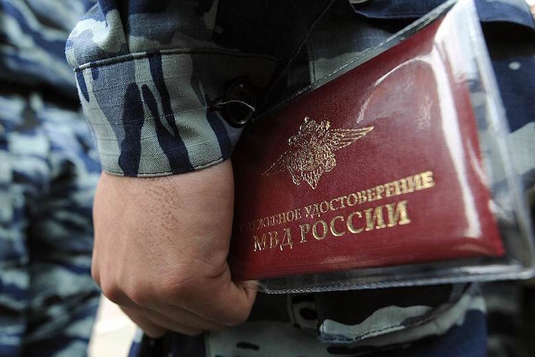 Двое полицейских из органов внутренних дел уволены, один - отстранен от занимаемой должности