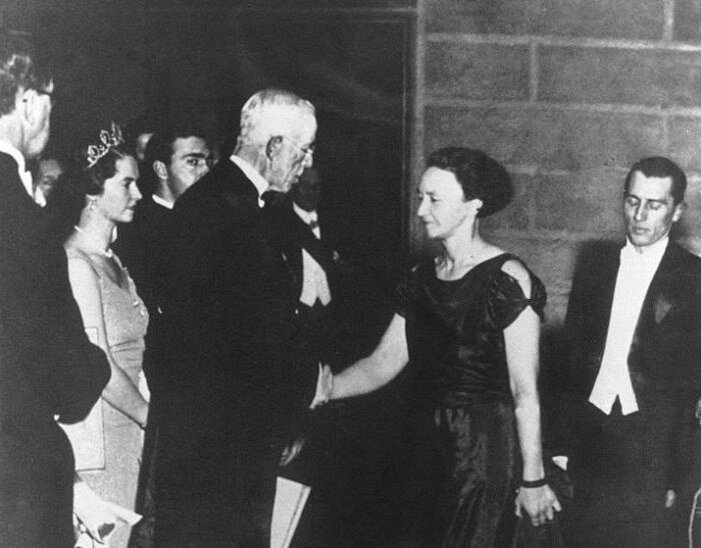 Ирен Жолио-Кюри на церемонии вручения Нобелевской премии, 1935 год