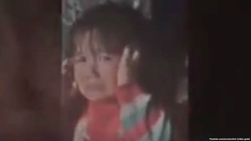 4-летняя Мумина, жестоко избитая отцом.
